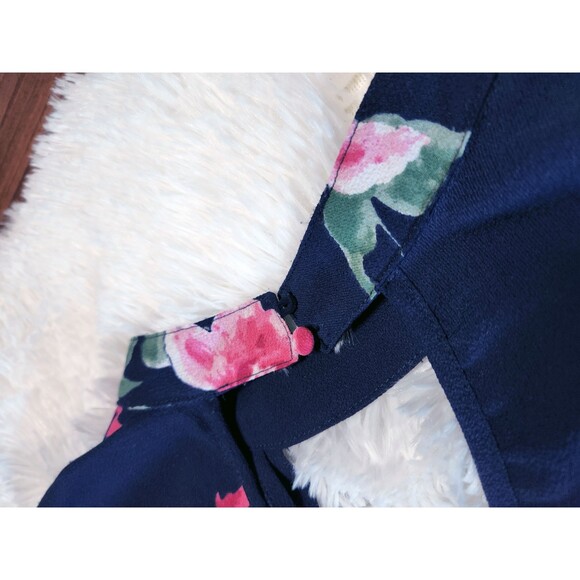 Anthropologie Entro High Neck V-Neck Bell Sleeve Navy Floral Top Size L (flaws) - Picture 4 of 4